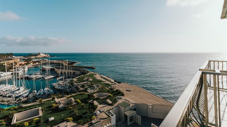 Cavalieri Hotel Malta Exterior