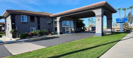 Baymont by Wyndham Manteca Exterior