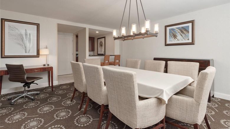 <b>Wyndham Midland Downtown Suite</b>. Images powered by <a href="https://iceportal.shijigroup.com/" title="IcePortal" target="_blank">IcePortal</a>.