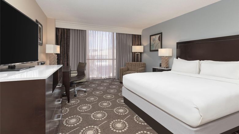 <b>Wyndham Midland Downtown Room</b>. Images powered by <a href="https://iceportal.shijigroup.com/" title="IcePortal" target="_blank">IcePortal</a>.