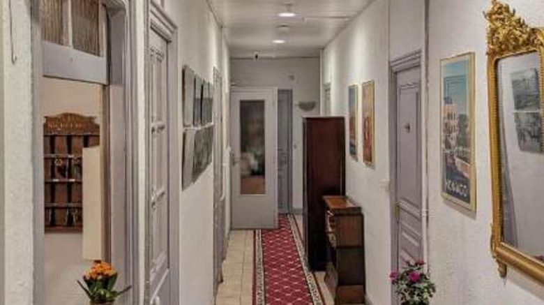 <b>Hotel Richelieu Lobby</b>. Images powered by <a href="https://iceportal.shijigroup.com/" title="IcePortal" target="_blank">IcePortal</a>.