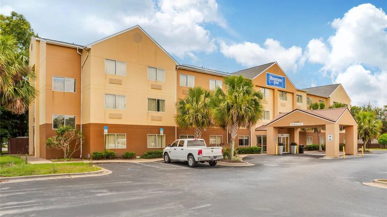 <b>Rodeway Inn Exterior</b>. Images powered by <a href="https://iceportal.shijigroup.com/" title="IcePortal" target="_blank">IcePortal</a>.