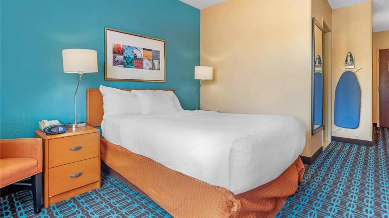 <b>Rodeway Inn Room</b>. Images powered by <a href="https://iceportal.shijigroup.com/" title="IcePortal" target="_blank">IcePortal</a>.