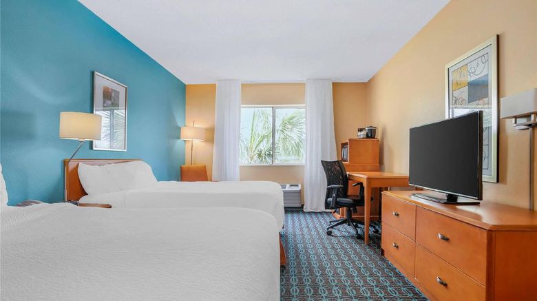 <b>Sleep inn & Suites Pensacola Room</b>. Images powered by <a href="https://iceportal.shijigroup.com/" title="IcePortal" target="_blank">IcePortal</a>.