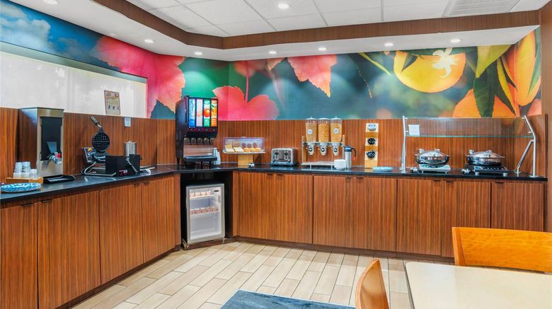 <b>Rodeway Inn Restaurant</b>. Images powered by <a href="https://iceportal.shijigroup.com/" title="IcePortal" target="_blank">IcePortal</a>.