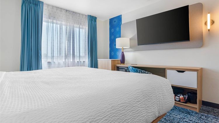 Sleep inn & Suites Pensacola Suite