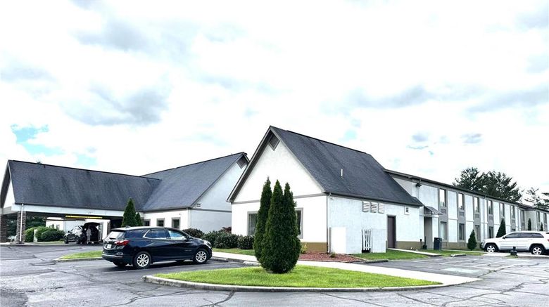 <b>Deluxe Inn Wytheville Exterior</b>. Images powered by <a href="https://iceportal.shijigroup.com/" title="IcePortal" target="_blank">IcePortal</a>.