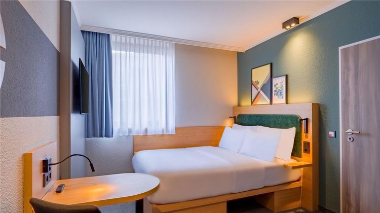 Spark by Hilton Wuppertal City Centre Room