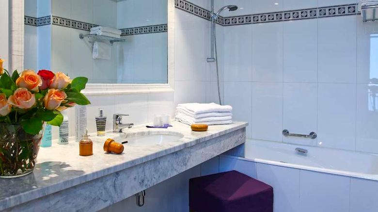 <b>Hotel De La Jatte Room</b>. Images powered by <a href="https://iceportal.shijigroup.com/" title="IcePortal" target="_blank">IcePortal</a>.