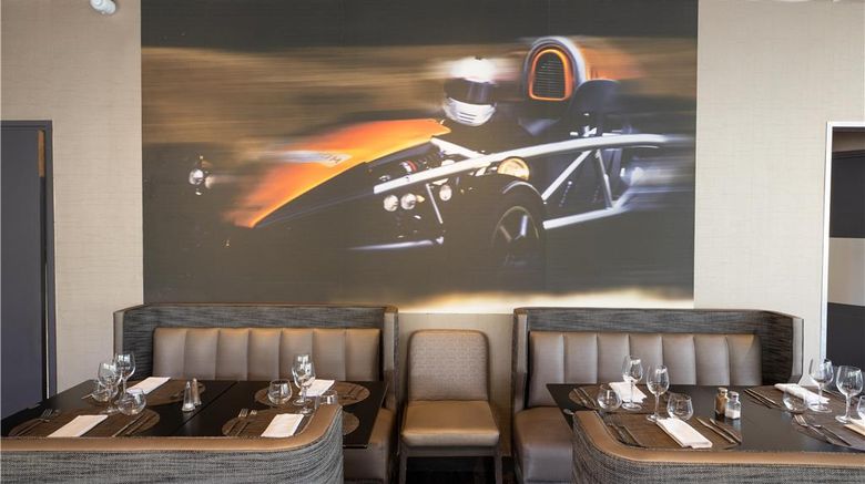 <b>Hotel Le Paddock Restaurant</b>. Images powered by <a href="https://iceportal.shijigroup.com/" title="IcePortal" target="_blank">IcePortal</a>.