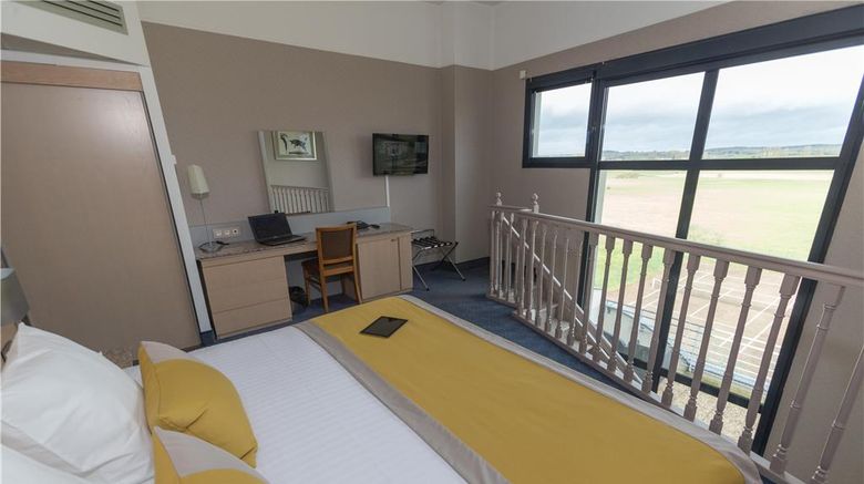 <b>Hotel Le Paddock Suite</b>. Images powered by <a href="https://iceportal.shijigroup.com/" title="IcePortal" target="_blank">IcePortal</a>.
