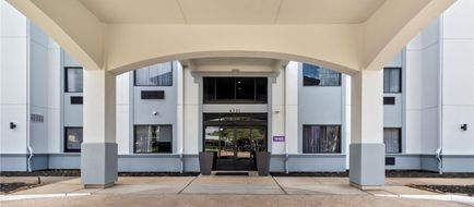 Spark by Hilton Houston Galleria Exterior