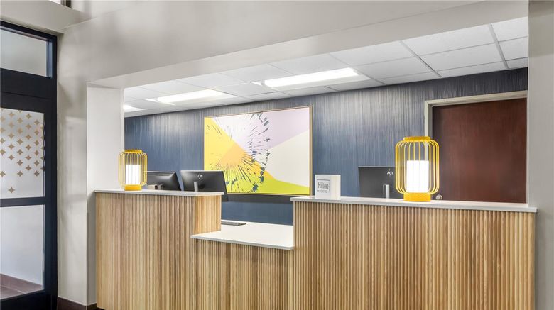 <b>Spark by Hilton Houston Galleria Lobby</b>. Images powered by <a href="https://iceportal.shijigroup.com/" title="IcePortal" target="_blank">IcePortal</a>.