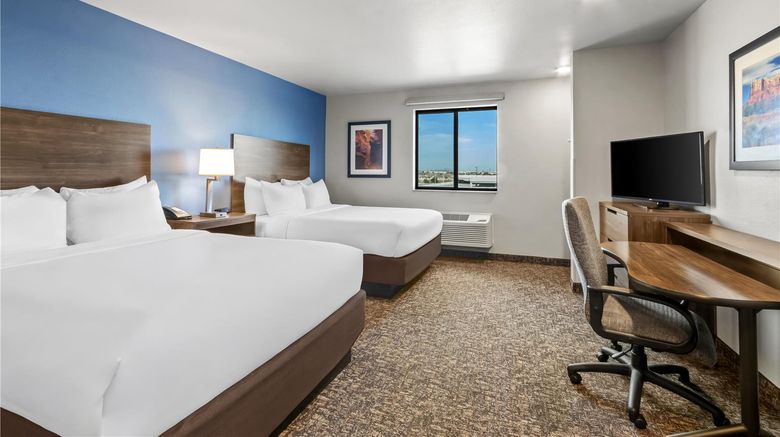 <b>Sonesta Simply Suites Avondale Room</b>. Images powered by <a href="https://iceportal.shijigroup.com/" title="IcePortal" target="_blank">IcePortal</a>.