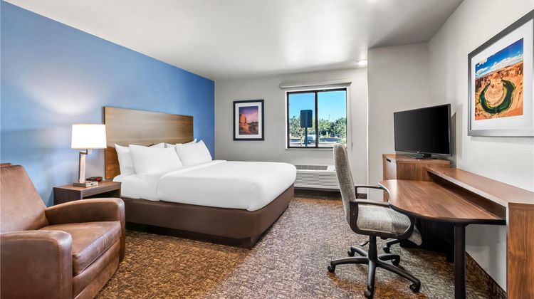 Sonesta Simply Suites Avondale Room