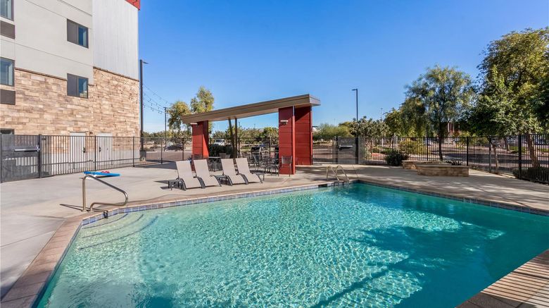 <b>Sonesta Simply Suites Avondale Pool</b>. Images powered by <a href="https://iceportal.shijigroup.com/" title="IcePortal" target="_blank">IcePortal</a>.