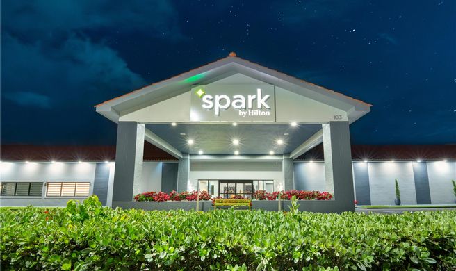 Spark by Hilton Ponce Exterior