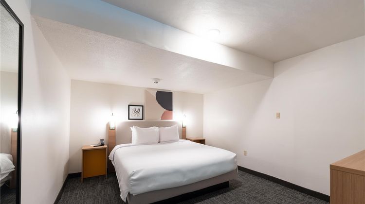 Spark by Hilton Ponce Room