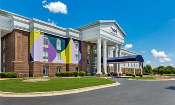 Spark by Hilton Tuscumbia Muscle Shoals