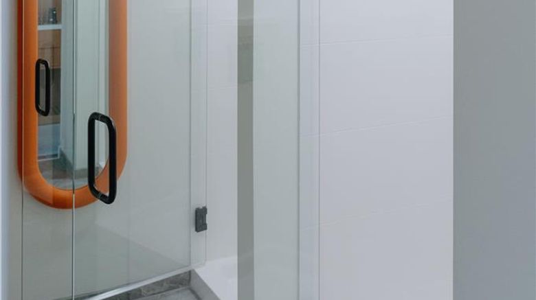 <b>The Myriad Hotel Room</b>. Images powered by <a href="https://iceportal.shijigroup.com/" title="IcePortal" target="_blank">IcePortal</a>.