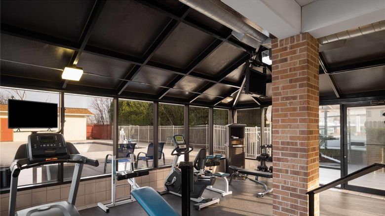 <b>Days Inn St Charles Health</b>. Images powered by <a href="https://iceportal.shijigroup.com/" title="IcePortal" target="_blank">IcePortal</a>.