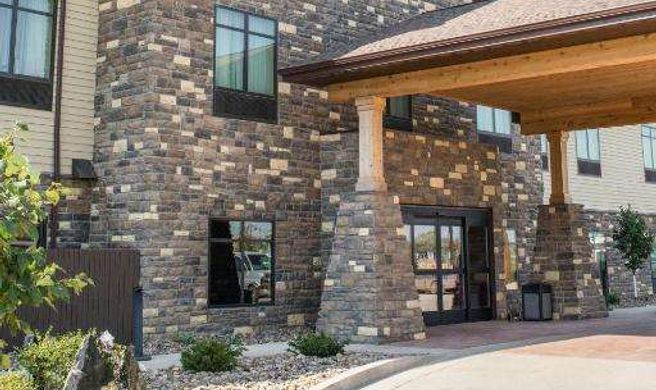 Little Missouri Inn & Suites New Town Exterior