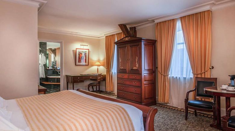 <b>L'Hotel de Beaune Suite</b>. Images powered by <a href="https://iceportal.shijigroup.com/" title="IcePortal" target="_blank">IcePortal</a>.