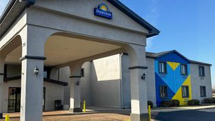 Days Inn by Wyndham Lincoln