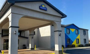 Days Inn by Wyndham Lincoln