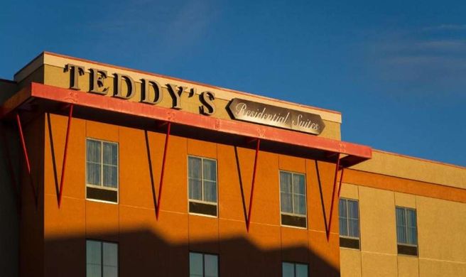 Teddy's Residential Suites Exterior
