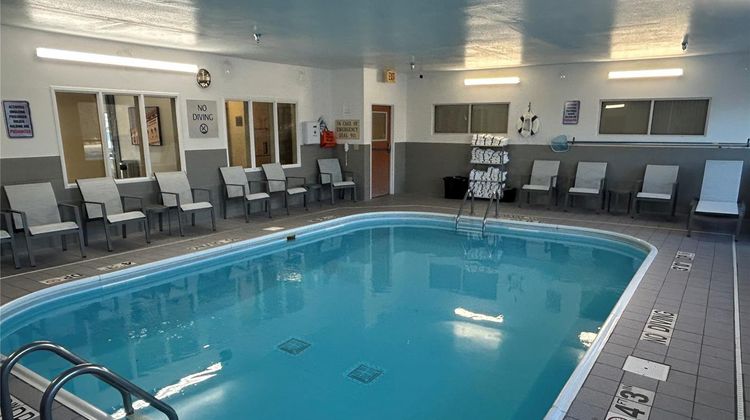 Best Western Plus Paper Valley Hotel Pool