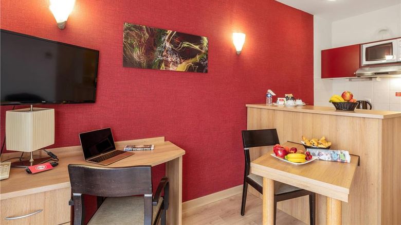 <b>Quality Aparthotel Divonne Portes Geneve Room</b>. Images powered by <a href="https://iceportal.shijigroup.com/" title="IcePortal" target="_blank">IcePortal</a>.