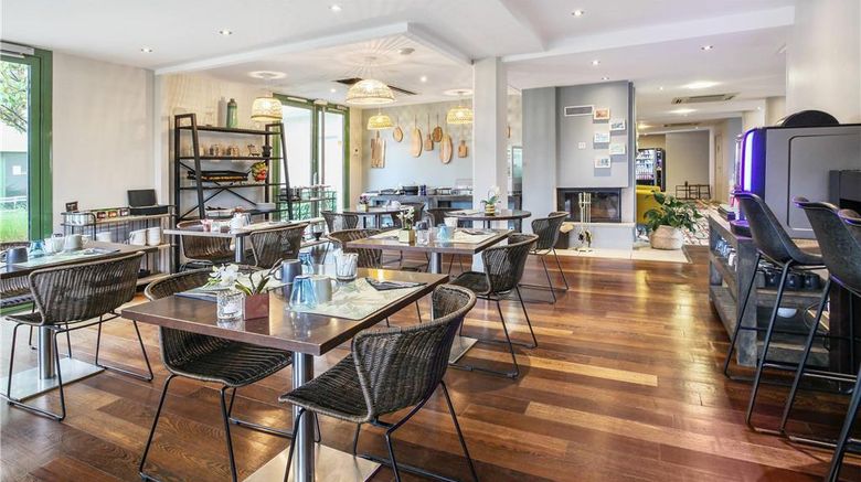 <b>Quality Aparthotel Divonne Portes Geneve Restaurant</b>. Images powered by <a href="https://iceportal.shijigroup.com/" title="IcePortal" target="_blank">IcePortal</a>.