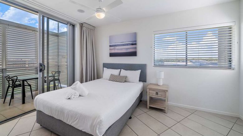 <b>North Shore Oceanside Kawana Suite</b>. Images powered by <a href="https://iceportal.shijigroup.com/" title="IcePortal" target="_blank">IcePortal</a>.