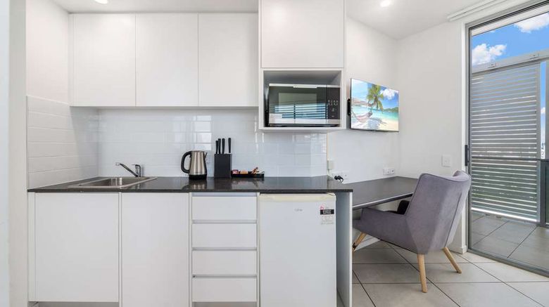 <b>North Shore Oceanside Kawana Suite</b>. Images powered by <a href="https://iceportal.shijigroup.com/" title="IcePortal" target="_blank">IcePortal</a>.