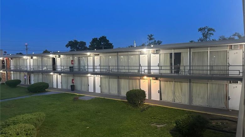 <b>Americas Best Value Inn Rockford Exterior</b>. Images powered by <a href="https://iceportal.shijigroup.com/" title="IcePortal" target="_blank">IcePortal</a>.