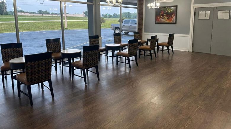 <b>Americas Best Value Inn Rockford Restaurant</b>. Images powered by <a href="https://iceportal.shijigroup.com/" title="IcePortal" target="_blank">IcePortal</a>.