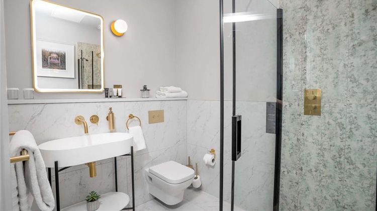 The Fleet Street Hotel Room