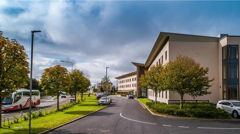 The McWilliam Park Hotel Exterior. Images powered by <a href="https://iceportal.shijigroup.com" target="_blank" rel="noopener">Ice Portal</a>.