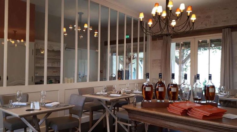 <b>Relais de la Mothe Restaurant</b>. Images powered by <a href="https://iceportal.shijigroup.com/" title="IcePortal" target="_blank">IcePortal</a>.