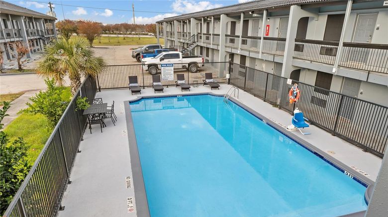 <b>Scottish Inns and Suites Texas City Pool</b>. Images powered by <a href="https://iceportal.shijigroup.com/" title="IcePortal" target="_blank">IcePortal</a>.