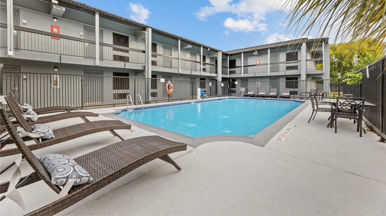 <b>Scottish Inns and Suites Texas City Pool</b>. Images powered by <a href="https://iceportal.shijigroup.com/" title="IcePortal" target="_blank">IcePortal</a>.