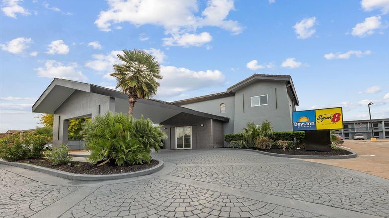 Scottish Inns and Suites Texas City Exterior. Images powered by <a href="https://iceportal.shijigroup.com" target="_blank" rel="noopener">Ice Portal</a>.