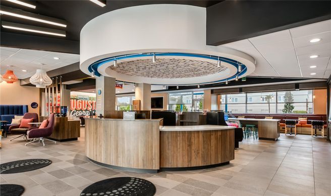 Tru Washington Rd August Lobby