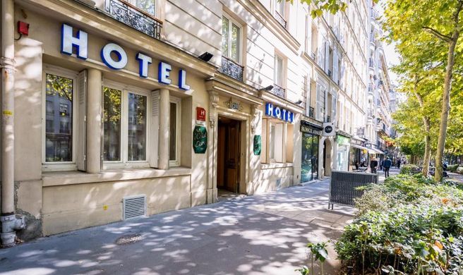The Grand Hotel Dore Exterior