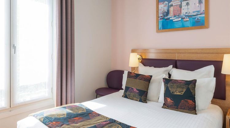 The Grand Hotel Dore Room