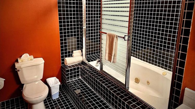 Quality Inn Fort Frances Room