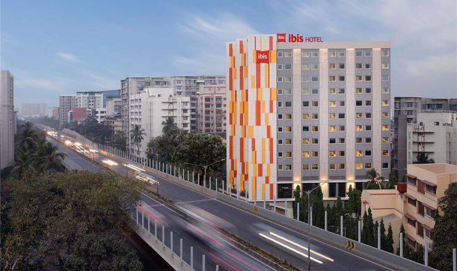 ibis Mumbai BKC Exterior