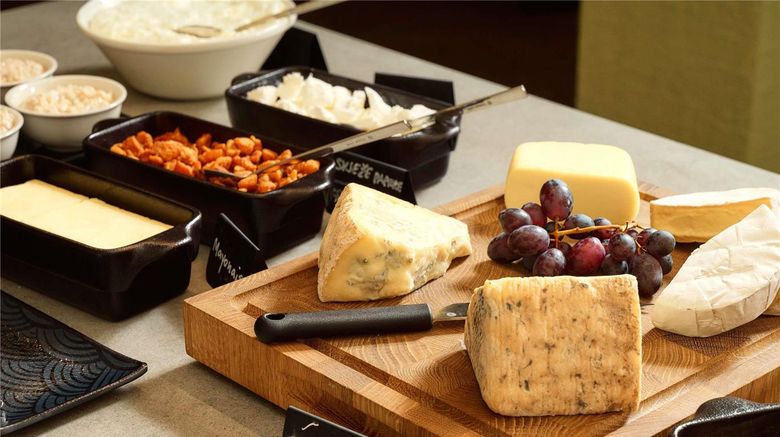 <b>Novotel Zagreb Restaurant</b>. Images powered by <a href="https://iceportal.shijigroup.com/" title="IcePortal" target="_blank">IcePortal</a>.