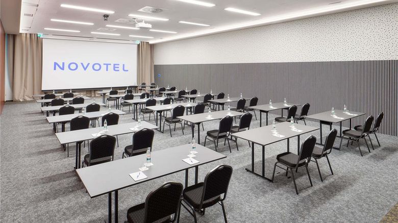 <b>Novotel Zagreb Meeting</b>. Images powered by <a href="https://iceportal.shijigroup.com/" title="IcePortal" target="_blank">IcePortal</a>.